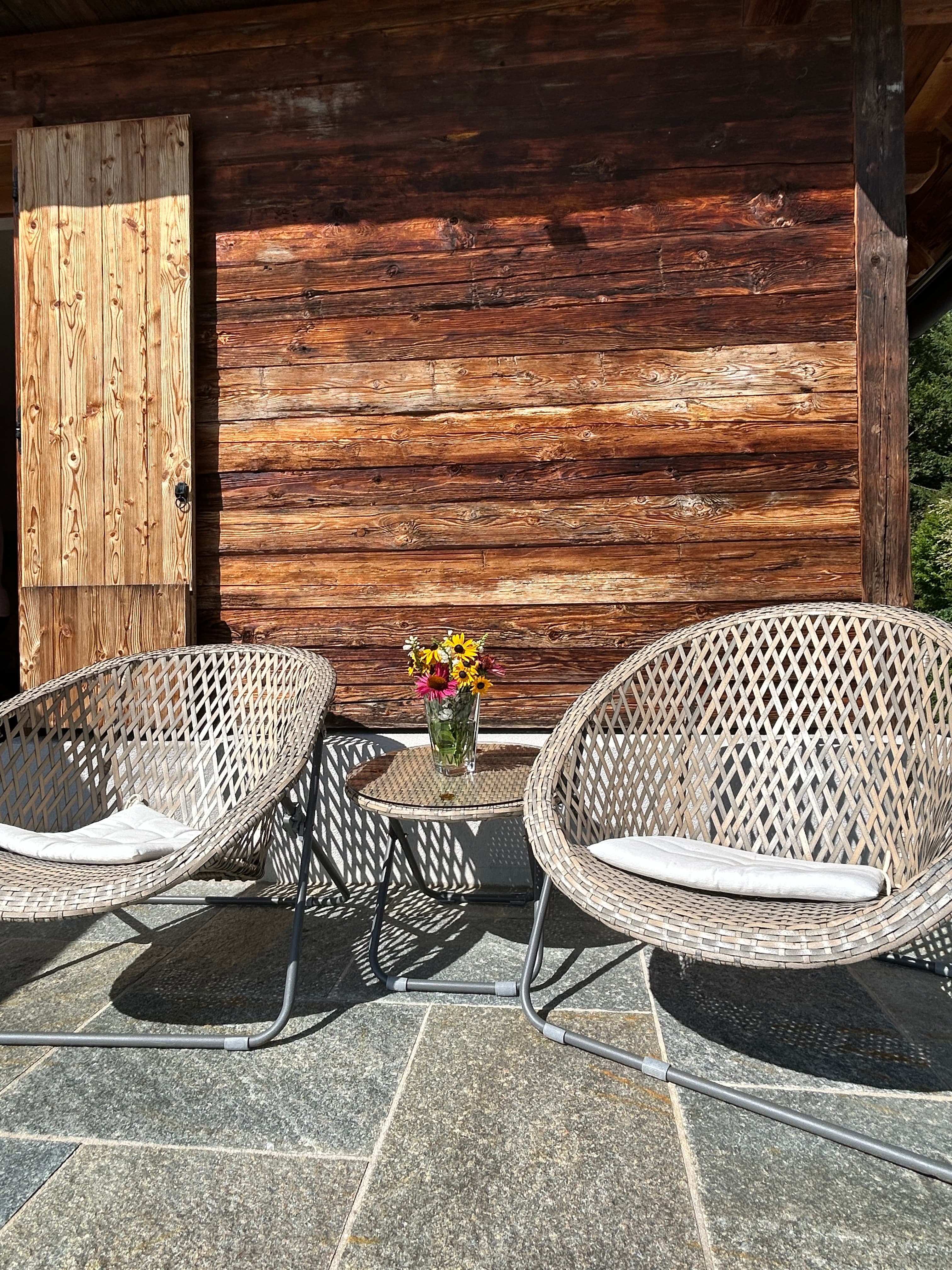 Sausaler Weinchalets & Graz: Wo Kultur auf Weingenuss trifft