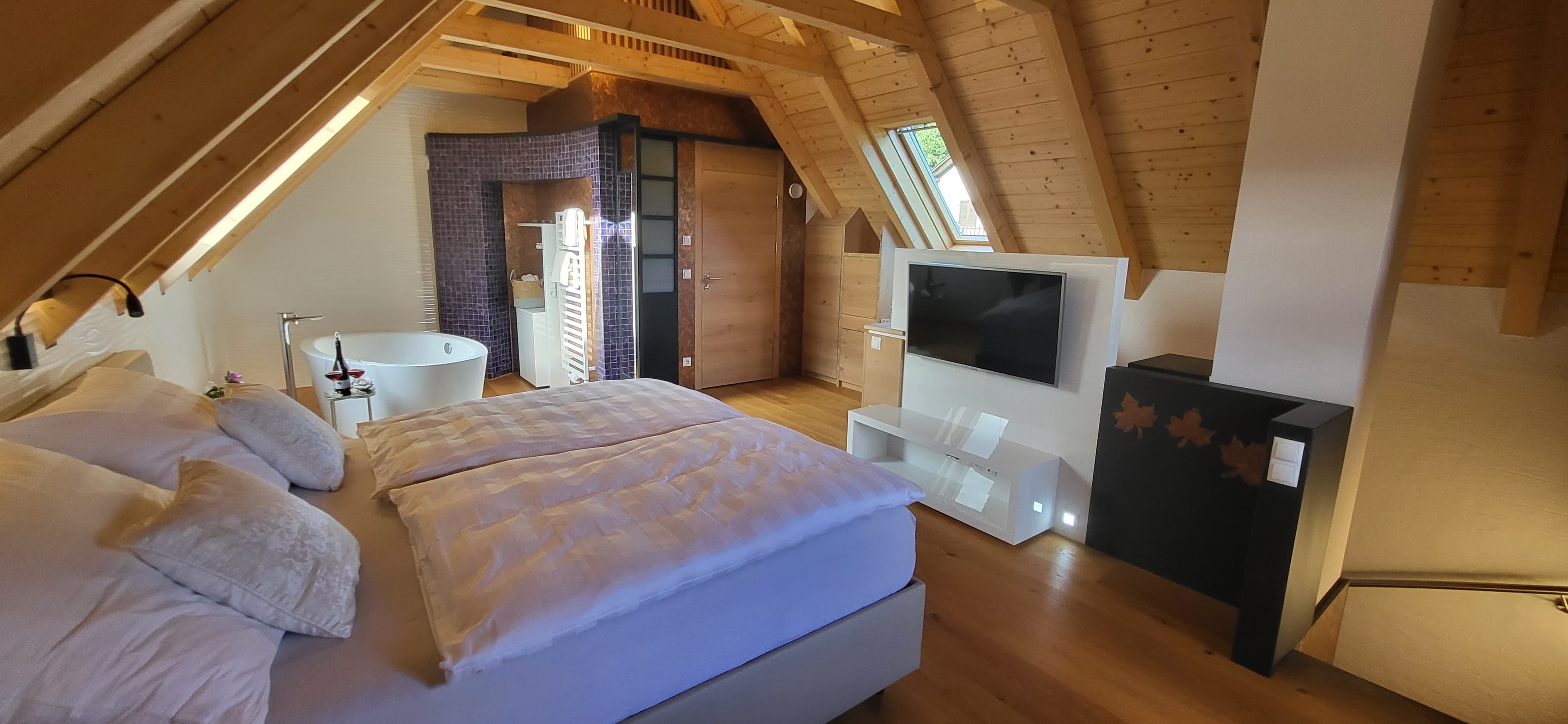 Sausaler Weinchalets & Graz: Wo Kultur auf Weingenuss trifft