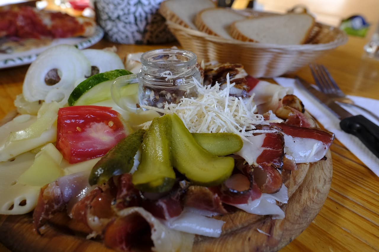 Welche kulinarischen Spezialitäten sollte man in der Steiermark probieren?